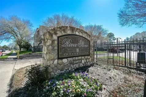 10855 Meadowglen Lane 721 Houston TX 77042