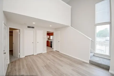 10855 Meadowglen Lane 721 Houston TX 77042
