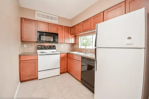 10855 Meadowglen Lane 721 Houston TX 77042