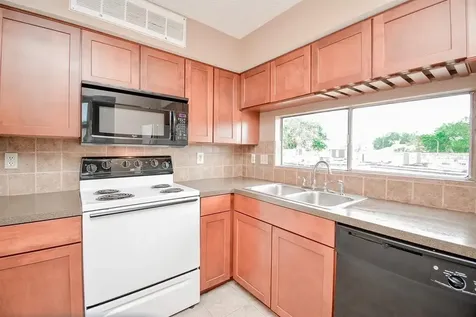 10855 Meadowglen Lane 721 Houston TX 77042