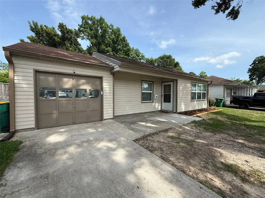1807 Firwood Drive Pasadena TX 77502