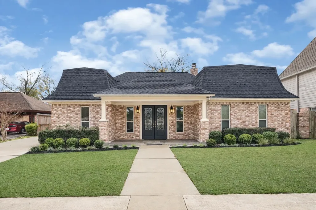 1031 Richelieu Lane Houston TX 77018
