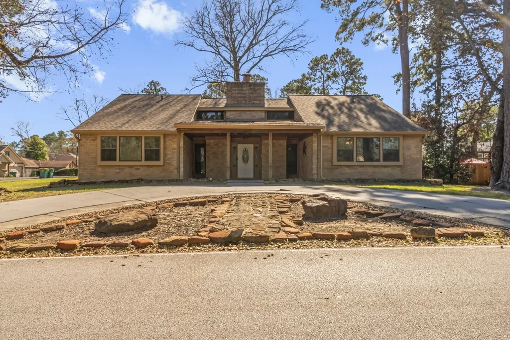 306 Rolling Hills Drive Conroe TX 77304