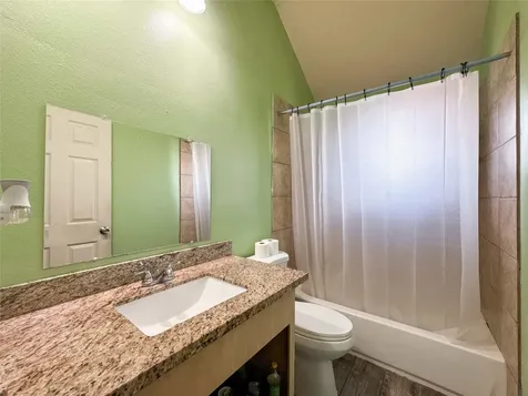 1060 County Road 5021 Cleveland TX 77327