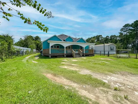 1060 County Road 5021 Cleveland TX 77327