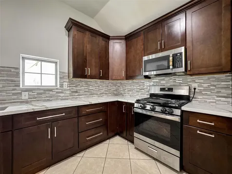 1060 County Road 5021 Cleveland TX 77327