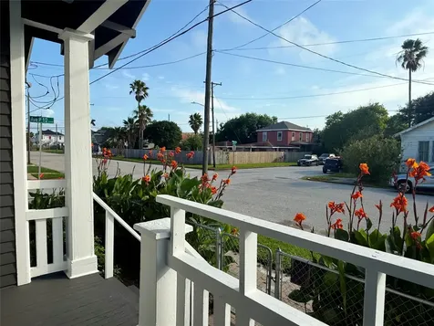 1924 26th Street Galveston TX 77550