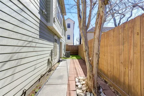 1838 Wheeler Street Houston TX 77004