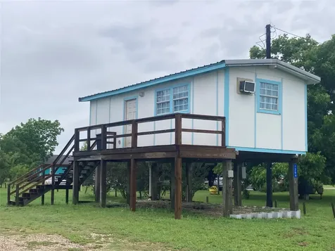 1207 26 1/2 Port Bolivar TX 77650