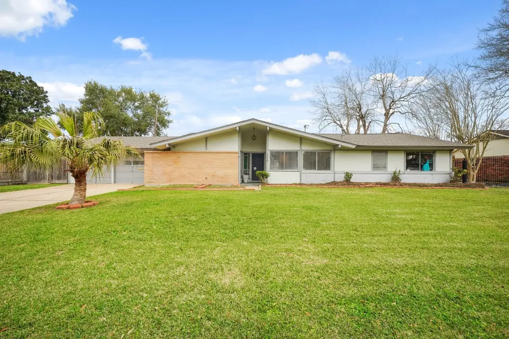 4510 Silverwood Drive Houston TX 77035
