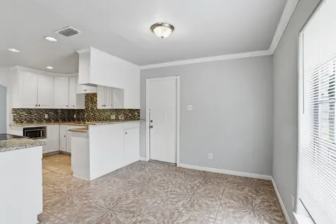 3513 E Bayou Drive La Porte TX 77571