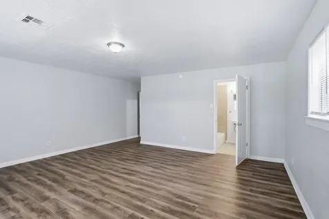 3513 E Bayou Drive La Porte TX 77571