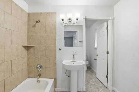3513 E Bayou Drive La Porte TX 77571