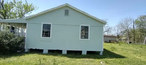 122 S Circle Drive Liverpool TX 77577