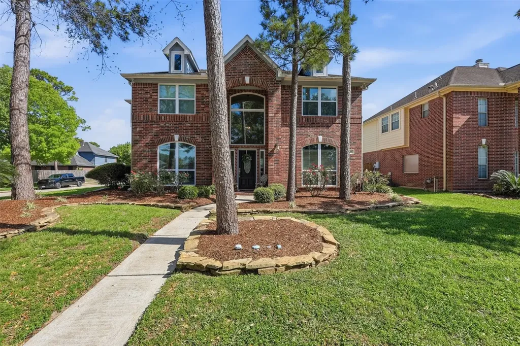 2401 Evergreen Drive Pearland TX 77581