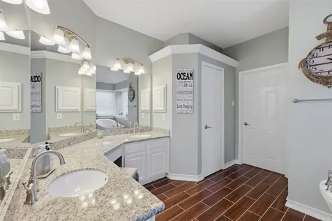 2401 Evergreen Drive Pearland TX 77581