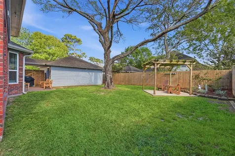 2401 Evergreen Drive Pearland TX 77581