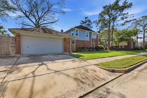 2401 Evergreen Drive Pearland TX 77581