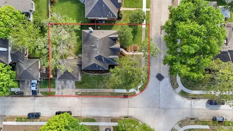 2401 Evergreen Drive Pearland TX 77581