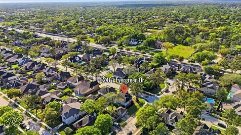 2401 Evergreen Drive Pearland TX 77581