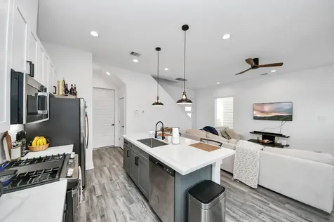 1066 Mansfield Street Houston TX 77091