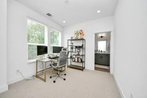 1066 Mansfield Street Houston TX 77091
