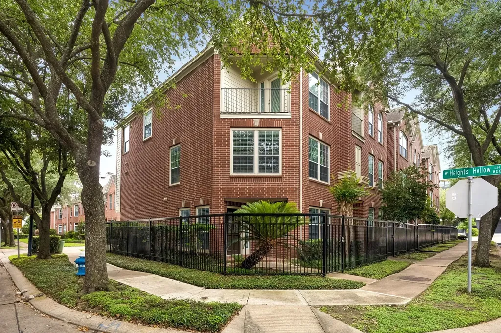 3003 Terrace Hills Lane Houston TX 77007