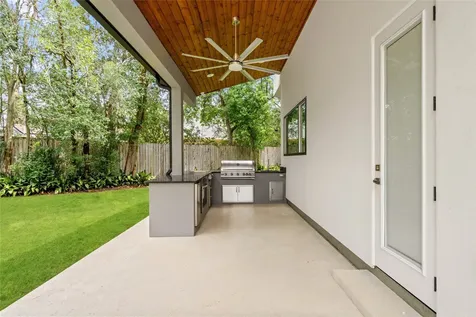 625 Piney Point Road Houston TX 77024