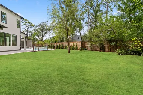 625 Piney Point Road Houston TX 77024