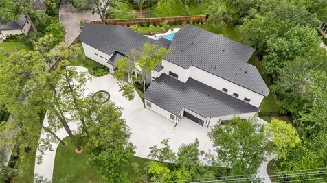 625 Piney Point Road Houston TX 77024