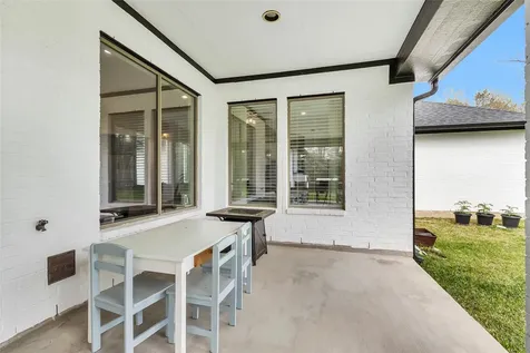 10004 Summer Ridge Lane Conroe TX 77302