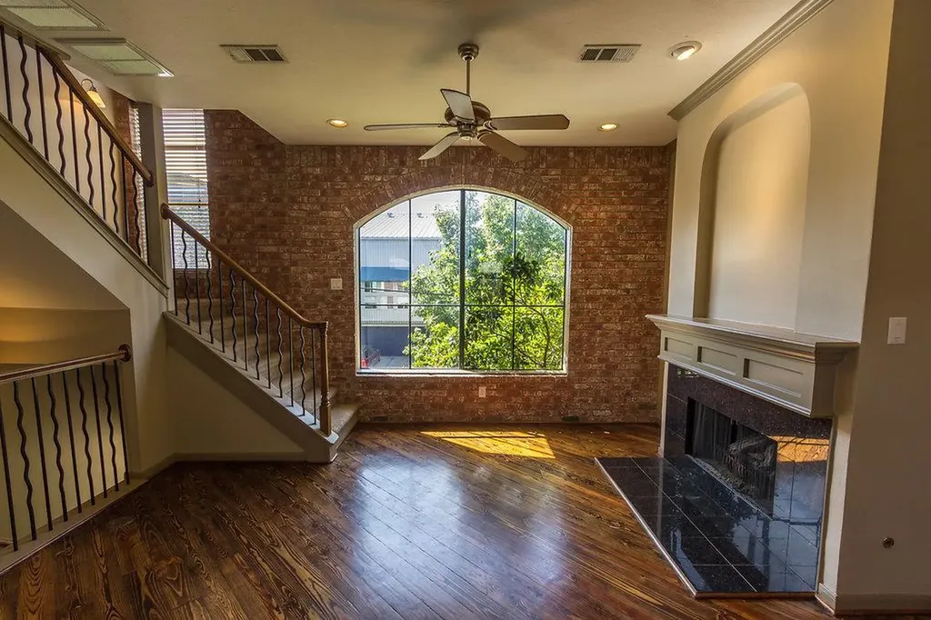 2723 La Branch Street Houston TX 77004