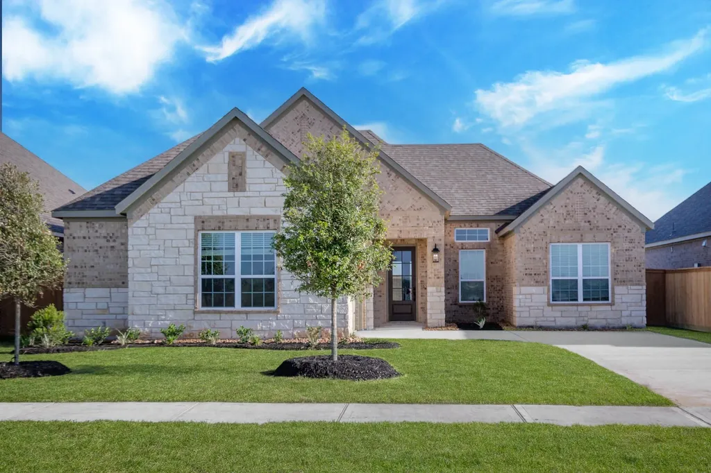 1902 June Lake Lane Iowa Colony TX 77583