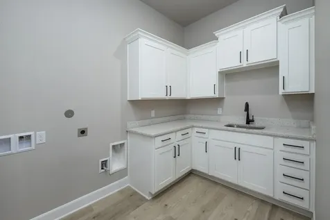 1902 June Lake Lane Iowa Colony TX 77583