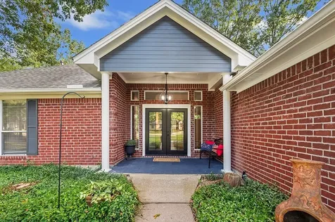 302 Southern Trace Lufkin TX 75901