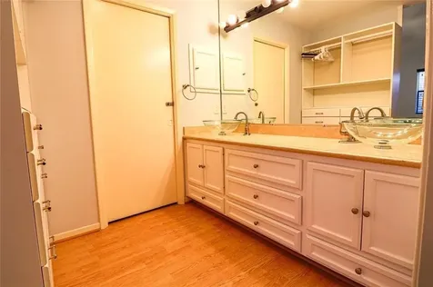 4724 Post Oak Timber Drive 8/65 Houston TX 77056
