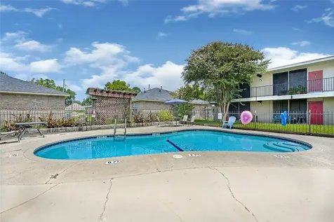 1200 Carolyn Court B Houston TX 77338