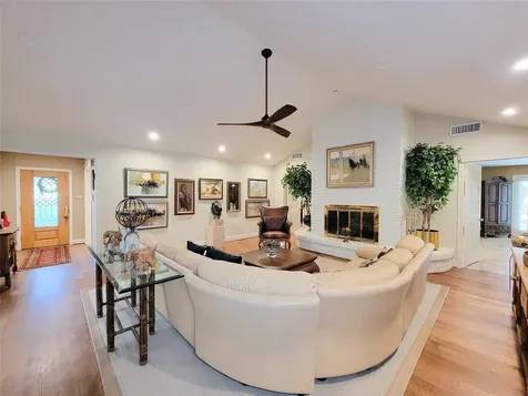 5 Hunters Branch Drive Houston TX 77024