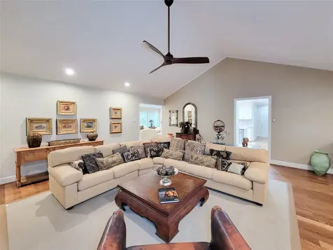 5 Hunters Branch Drive Houston TX 77024