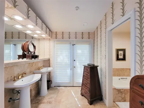5 Hunters Branch Drive Houston TX 77024