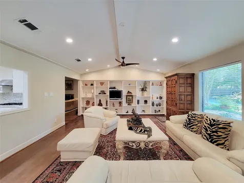 5 Hunters Branch Drive Houston TX 77024