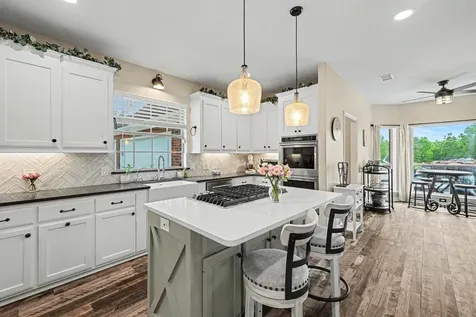 114 Leah Drive Montgomery TX 77316