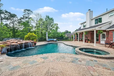 114 Leah Drive Montgomery TX 77316