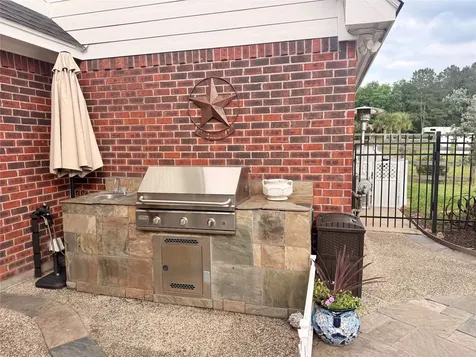 114 Leah Drive Montgomery TX 77316