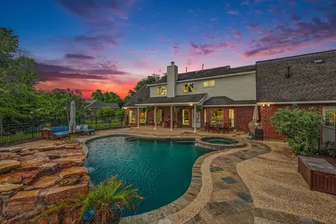 114 Leah Drive Montgomery TX 77316
