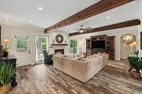 114 Leah Drive Montgomery TX 77316