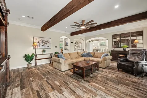 114 Leah Drive Montgomery TX 77316