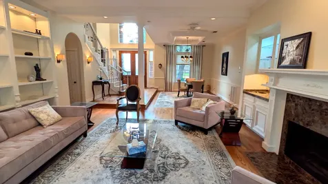 109 Ferndale Street Bellaire TX 77401