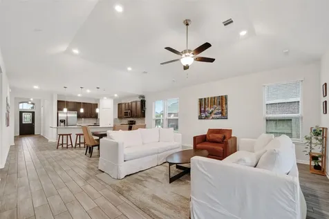 15607 Barton Orchard Lane Houston TX 77044