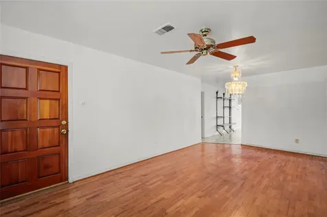10614 Faircroft Drive Houston TX 77048